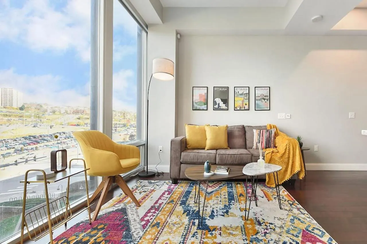 Apartment Hostwise Stays - The Washington At Chatham - Free Parking, Private Gym, Skyline Views! Pittsburgh