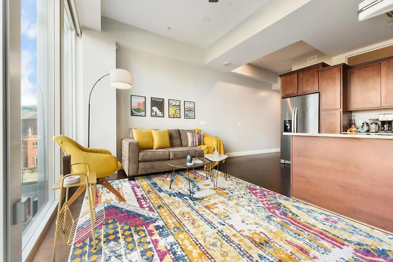 Apartment Hostwise Stays - The Washington At Chatham - Free Parking, Private Gym, Skyline Views! Pittsburgh United States